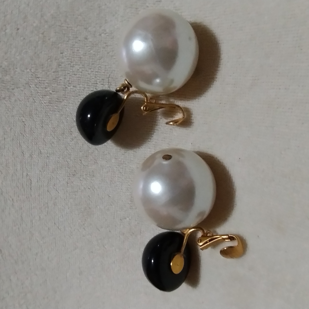 Vintage Clip-on Elegant Pearl and Black Drop Earrings